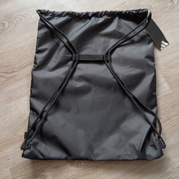 Adidas drawstring bag NEW - Picture 2 of 6